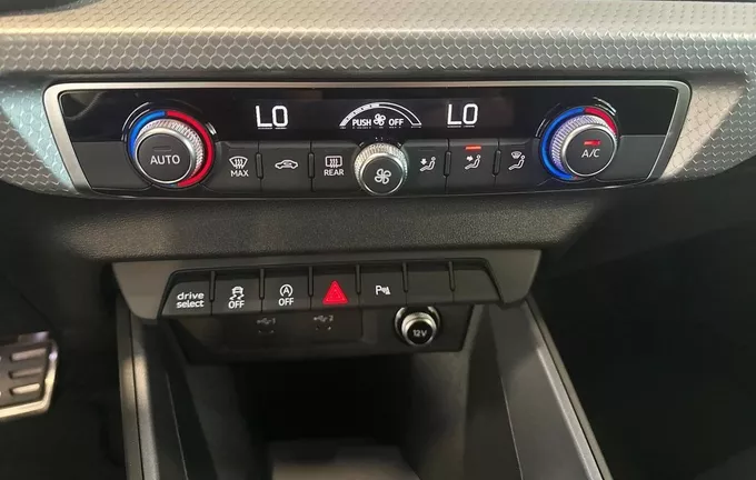 AUDI A1 Sportback 35 TFSI 150 ch S tronic 7 S Line photo 14 2130529