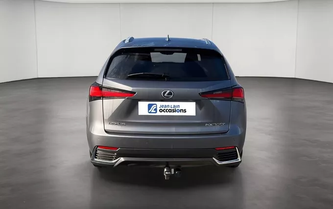 LEXUS NX 300h 4WD Luxe extérieur arrière 110450