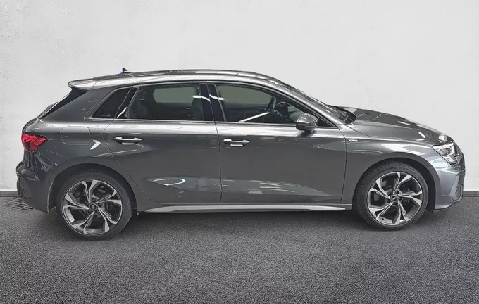 AUDI A3 Sportback 40 TFSIe 204 S tronic 6 S Line extérieur côté droit 213056