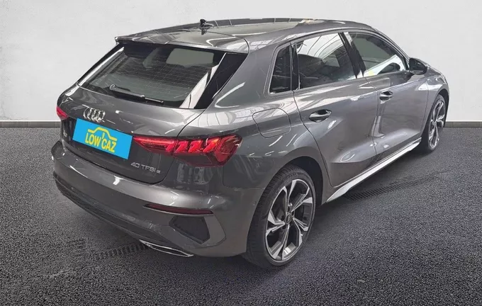 AUDI A3 Sportback 40 TFSIe 204 S tronic 6 S Line extérieur trois quart arrière droit 213056