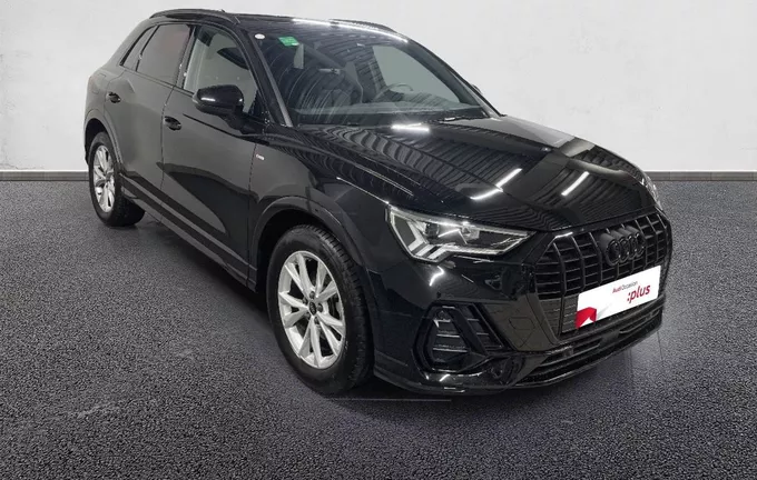 AUDI Q3 35 TFSI 150 ch S tronic 7 S line plus extérieur trois quart avant droit 2121995