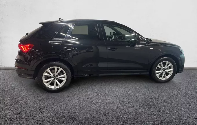 AUDI Q3 35 TFSI 150 ch S tronic 7 S line plus extérieur côté droit 2121995