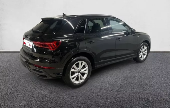 AUDI Q3 35 TFSI 150 ch S tronic 7 S line plus extérieur trois quart arrière droit 2121995