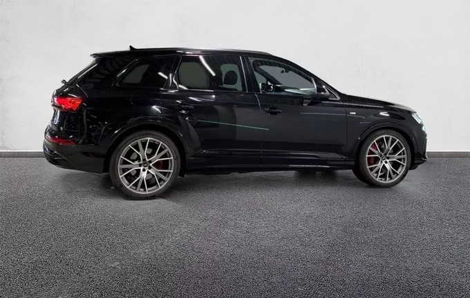 AUDI Q7 60 TFSI e 462 Tiptronic 8 Quattro Competition extérieur côté droit 216470