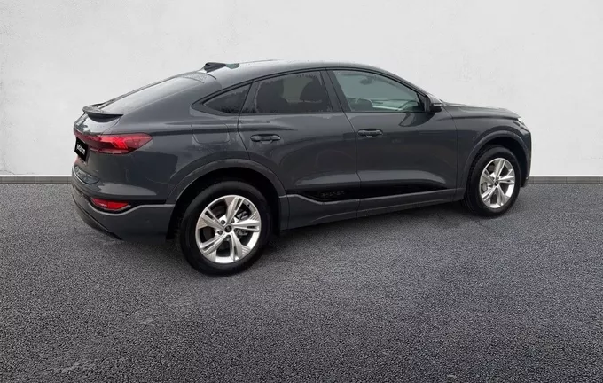 AUDI Q6 E-TRON SPORTBACK 387 ch 100 kWh quattro Design extérieur trois quart arrière droit 0472