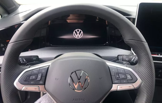VOLKSWAGEN GOLF 1.5 eTSI EVO2 150 DSG7 R-Line Edition photo 12 6805