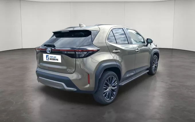 TOYOTA YARIS CROSS Hybride 116h AWD-i Trail (marchepieds standardisés) extérieur trois quart arrière droit 1104012