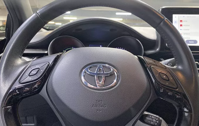 TOYOTA C-HR Hybride 1.8L photo 12 1103308