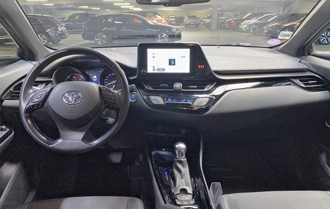 TOYOTA C-HR Hybride 1.8L photo 18 1103308