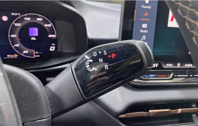 CUPRA TERRAMAR 1.5 eTSI Hybrid 150 ch DSG7 V photo 16 2131970