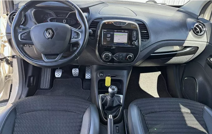 RENAULT CAPTUR dCi 90 Energy Intens extérieur trois quart avant droit 213191