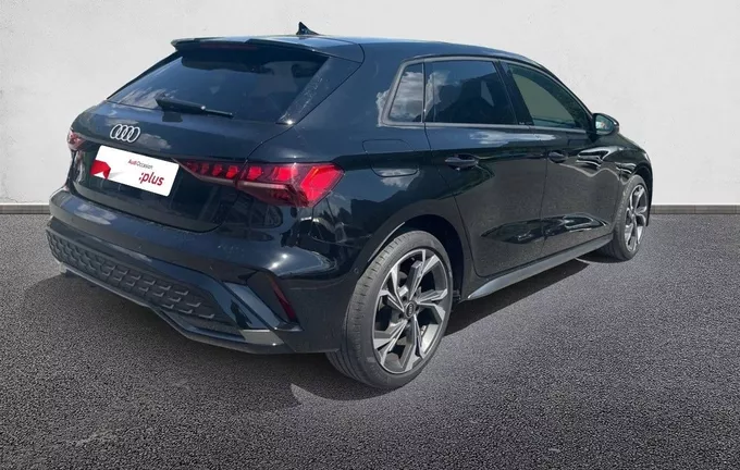 AUDI A3 Sportback TDI 150 S tronic 7 S line extérieur trois quart arrière droit 2128557