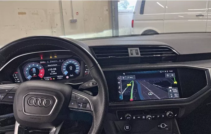 AUDI Q3 Sportback 35 TFSI 150 ch S tronic 7 S line extérieur trois quart avant droit 460311