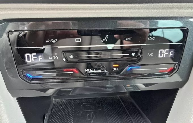 VOLKSWAGEN TIGUAN 1.4 eHybrid 245ch DSG6 Elegance photo 14 2128524