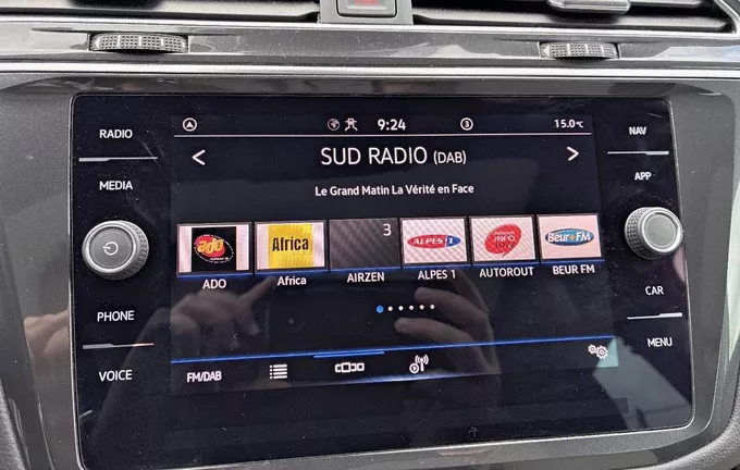 VOLKSWAGEN TIGUAN 1.4 eHybrid 245ch DSG6 Elegance photo 15 2128524