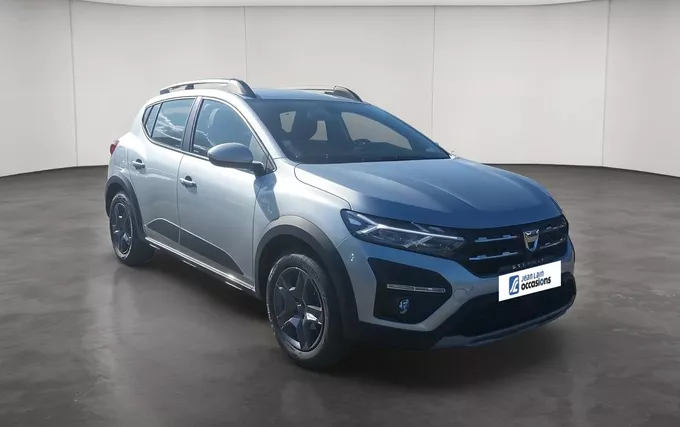 DACIA SANDERO TCe 90 - 22 Stepway Confort extérieur trois quart avant droit 2131874