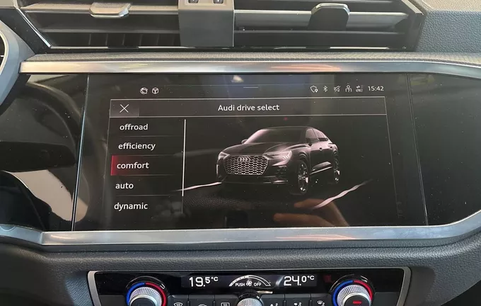 AUDI Q3 Sportback 35 TFSI 150 ch S tronic 7 Design photo 16 2129958