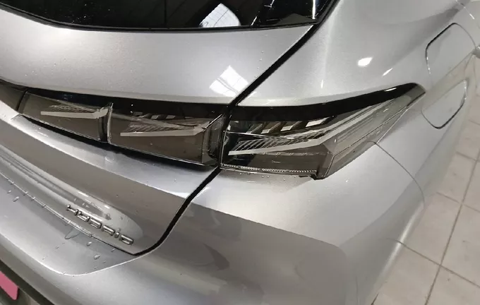 PEUGEOT 308 Hybrid 145 e-DCS6 Allure photo 17 945183