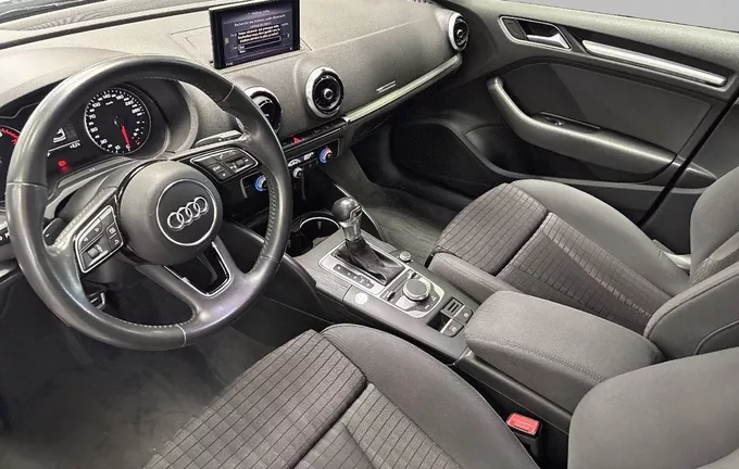 AUDI A3 Sportback 35 TFSI CoD 150 S tronic 7 Midnight Series photo 11 213679