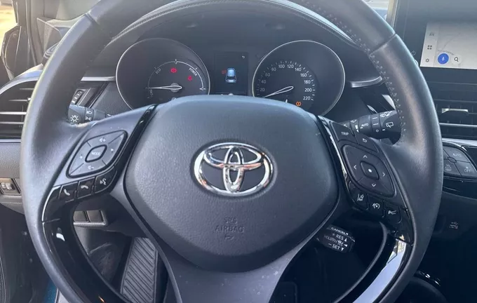 TOYOTA C-HR Hybride 2.0L Design photo 12 1103516