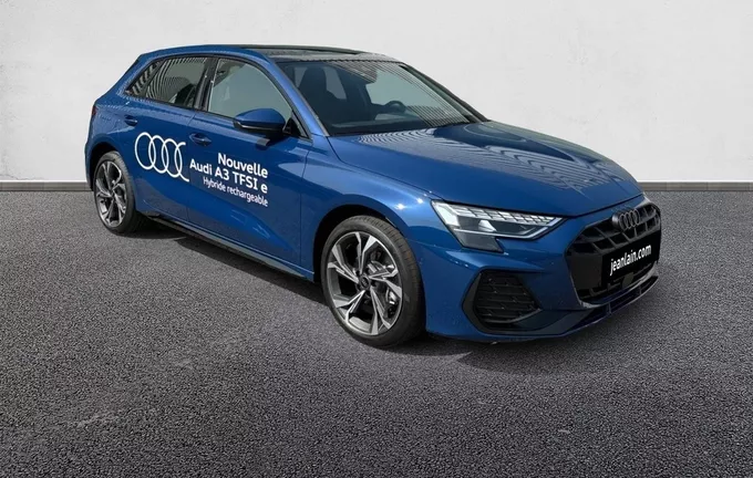 AUDI A3 Sportback 40 TFSI e Hybride rechargeable 204 S tronic 6 S line extérieur trois quart avant droit 9577