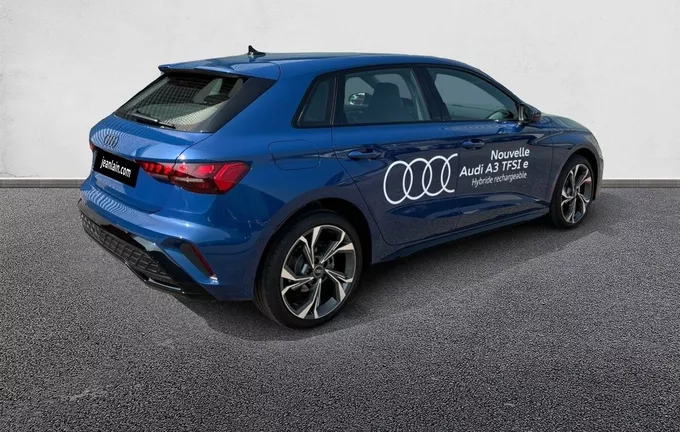 AUDI A3 Sportback 40 TFSI e Hybride rechargeable 204 S tronic 6 S line extérieur trois quart arrière droit 9577