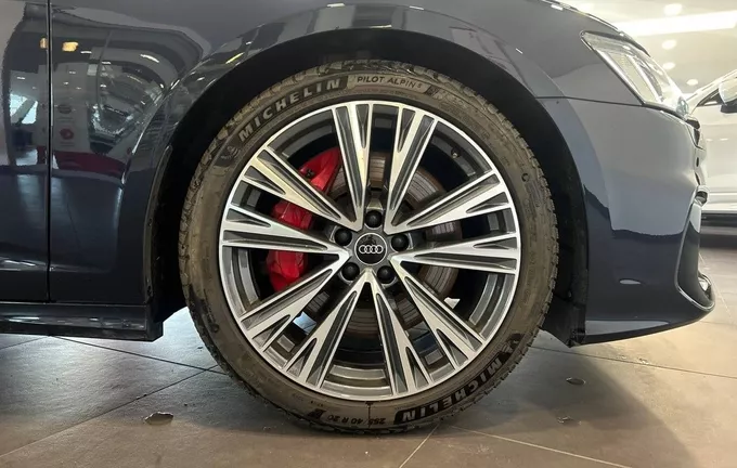 AUDI A6 Avant 55 TFSIe 367 ch S tronic 7 Quattro Competition photo 9 2130989