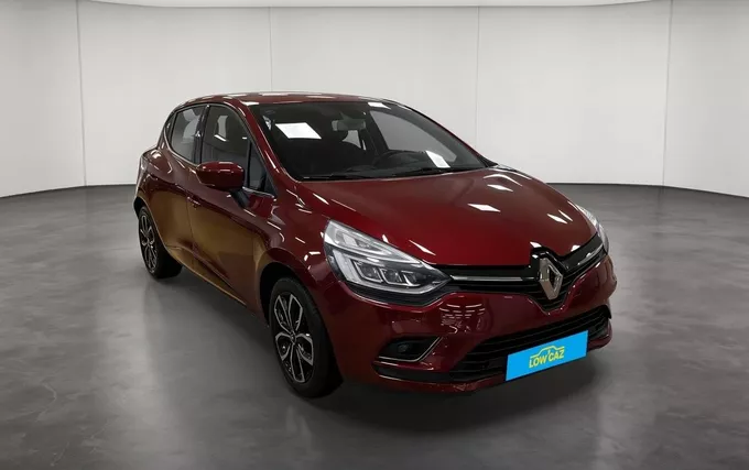 RENAULT CLIO TCe 90 E6C Intens extérieur trois quart avant droit 213666