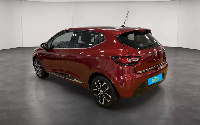 RENAULT CLIO TCe 90 E6C Intens extérieur trois quart arrière gauche 213666