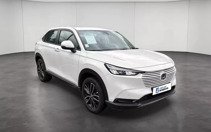 HONDA HR-V e:HEV 1.5 i-MMD Executive extérieur trois quart avant droit 14099