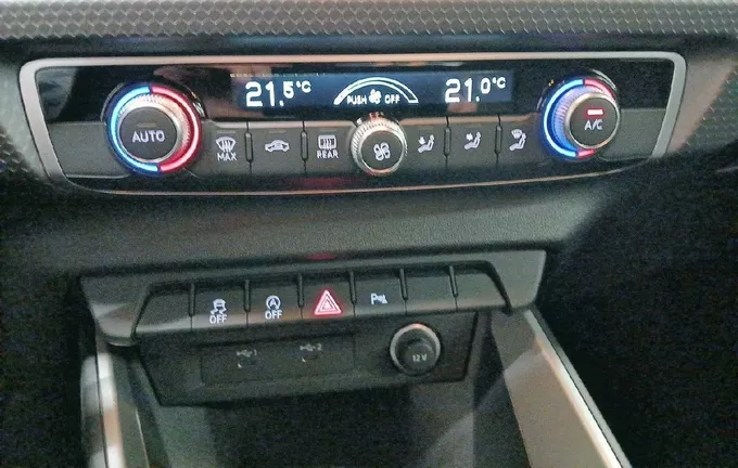 AUDI A1 Sportback 25 TFSI 95 ch S tronic 7 Design photo 15 2125102