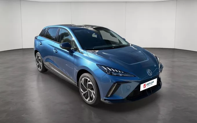 MG MG4 EV 77kWh - 180 kW Premium extérieur trois quart avant droit 9894