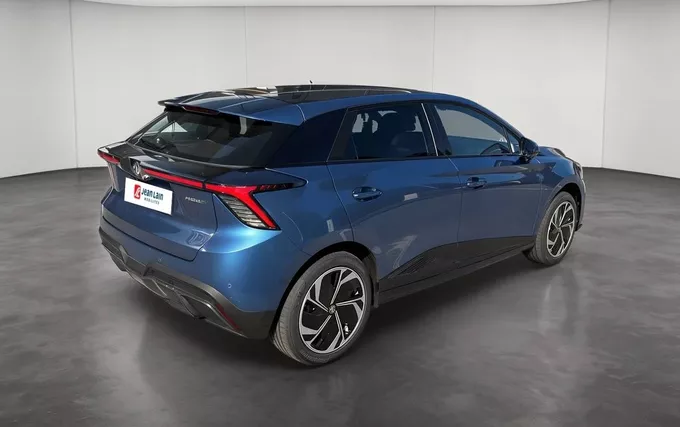 MG MG4 EV 77kWh - 180 kW Premium extérieur trois quart arrière droit 9894