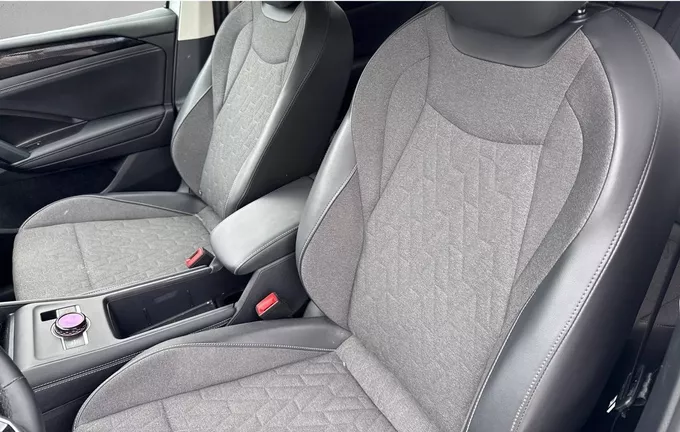 VOLKSWAGEN TIGUAN 1.5 eTSI 130ch DSG7 VW Edition extérieur trois quart arrière droit 2128580