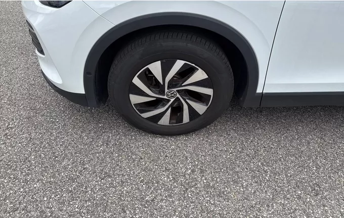 VOLKSWAGEN TIGUAN 1.5 eTSI 130ch DSG7 VW Edition photo 12 2128580