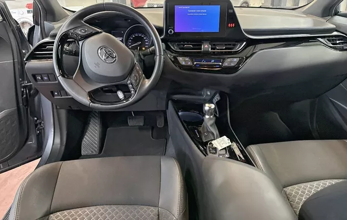 TOYOTA C-HR Hybride 1.8L Design photo 18 
