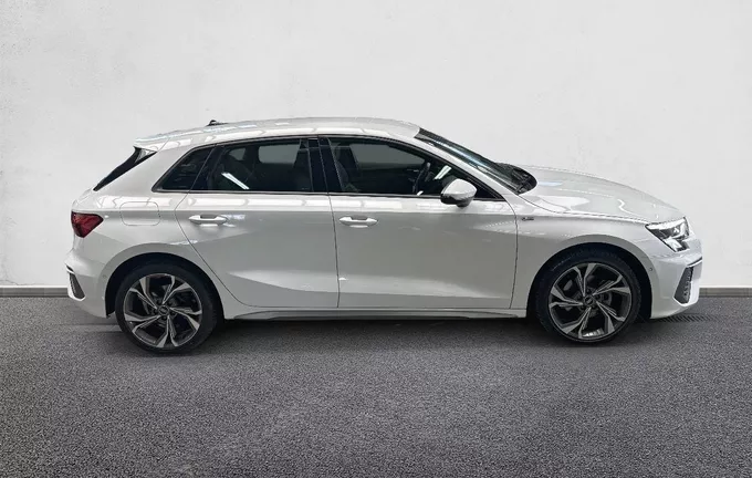 AUDI A3 Sportback 30 TDI 116 S tronic 7 S Line extérieur côté droit 213698