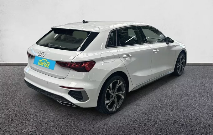 AUDI A3 Sportback 30 TDI 116 S tronic 7 S Line extérieur trois quart arrière droit 213698
