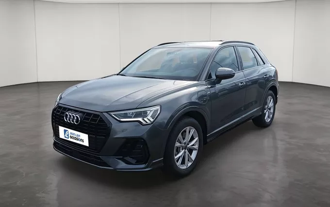AUDI Q3 45 TFSIe 245 ch S tronic 6 S line extérieur trois quart avant gauche 2132075