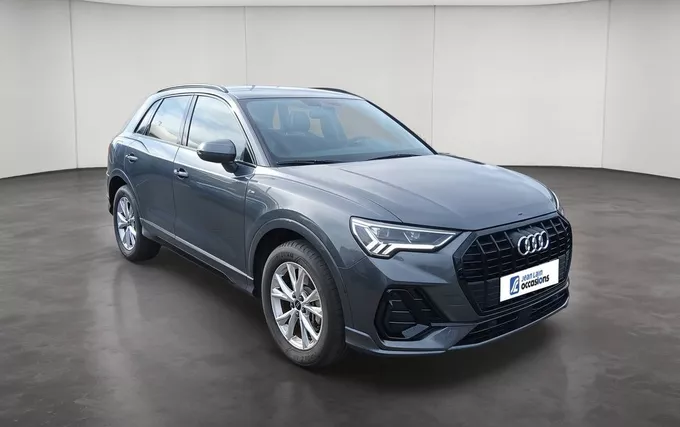 AUDI Q3 45 TFSIe 245 ch S tronic 6 S line extérieur trois quart avant droit 2132075
