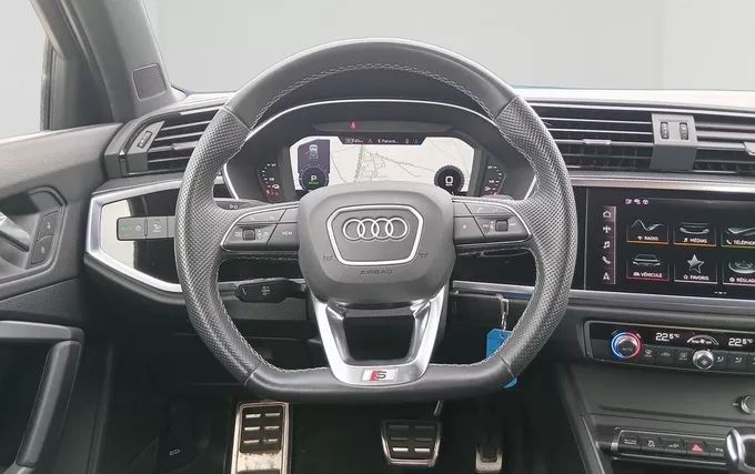 AUDI Q3 45 TFSIe 245 ch S tronic 6 S line photo 12 2132075