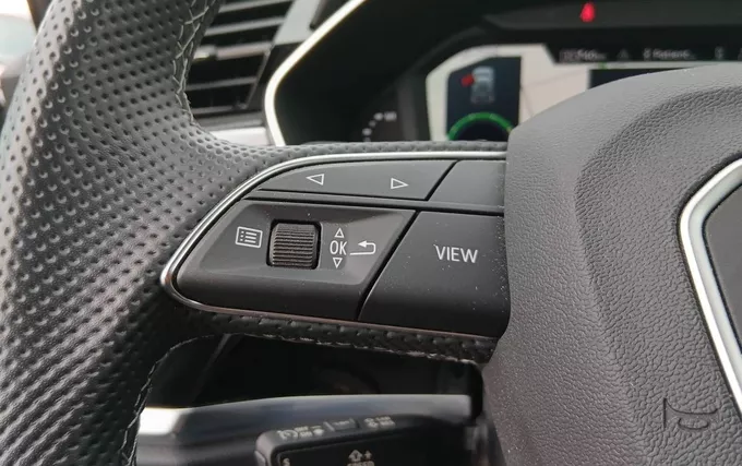 AUDI Q3 45 TFSIe 245 ch S tronic 6 S line photo 23 2132075