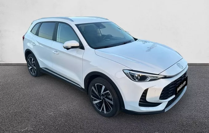 MG ZS 1.5 L Hybrid+ 197 ch Luxury extérieur trois quart avant droit 8820