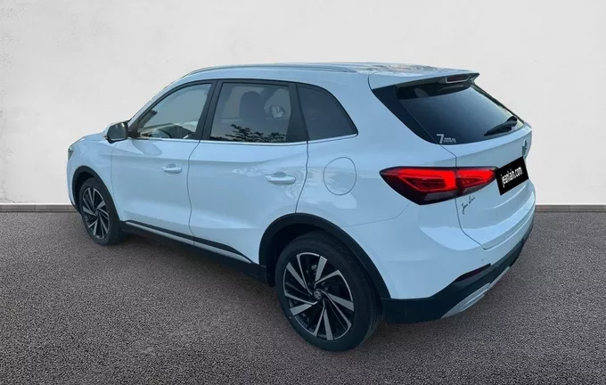 MG ZS 1.5 L Hybrid+ 197 ch Luxury extérieur trois quart arrière gauche 8820