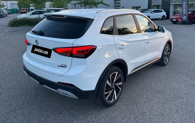 MG ZS 1.5 L Hybrid+ 197 ch Luxury photo 23 8820