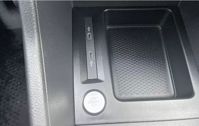 VOLKSWAGEN UTILITAIRES CADDY CARGO 2.0 TDI 102 BVM6 BUSINESS extérieur avant 106137