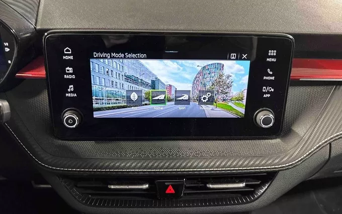 SKODA FABIA 1.0 TSI 110 ch DSG7 Monte-Carlo photo 19 2133367