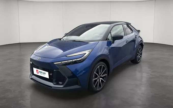 TOYOTA C-HR Hybride Rechargeable 225 GR Sport extérieur trois quart avant gauche 126481