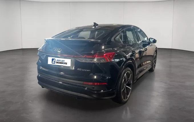 AUDI Q4 E-TRON Sportback 40 204 ch 82 kWh S line extérieur trois quart arrière droit 2130892