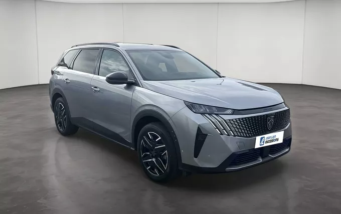 PEUGEOT 5008 Hybrid 136 e-DCS6 Allure extérieur trois quart avant droit 944993